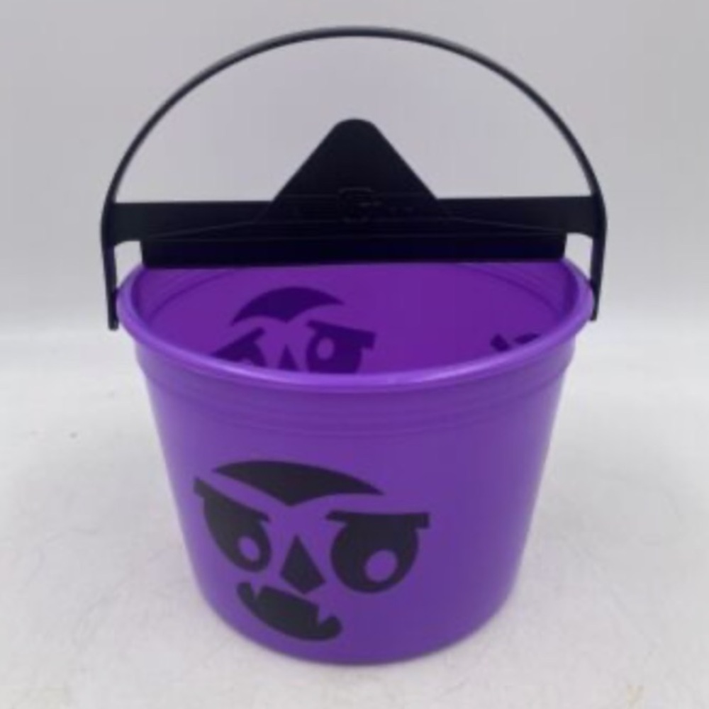 Mc Donald’s 2023 Vampire Halloween Pail